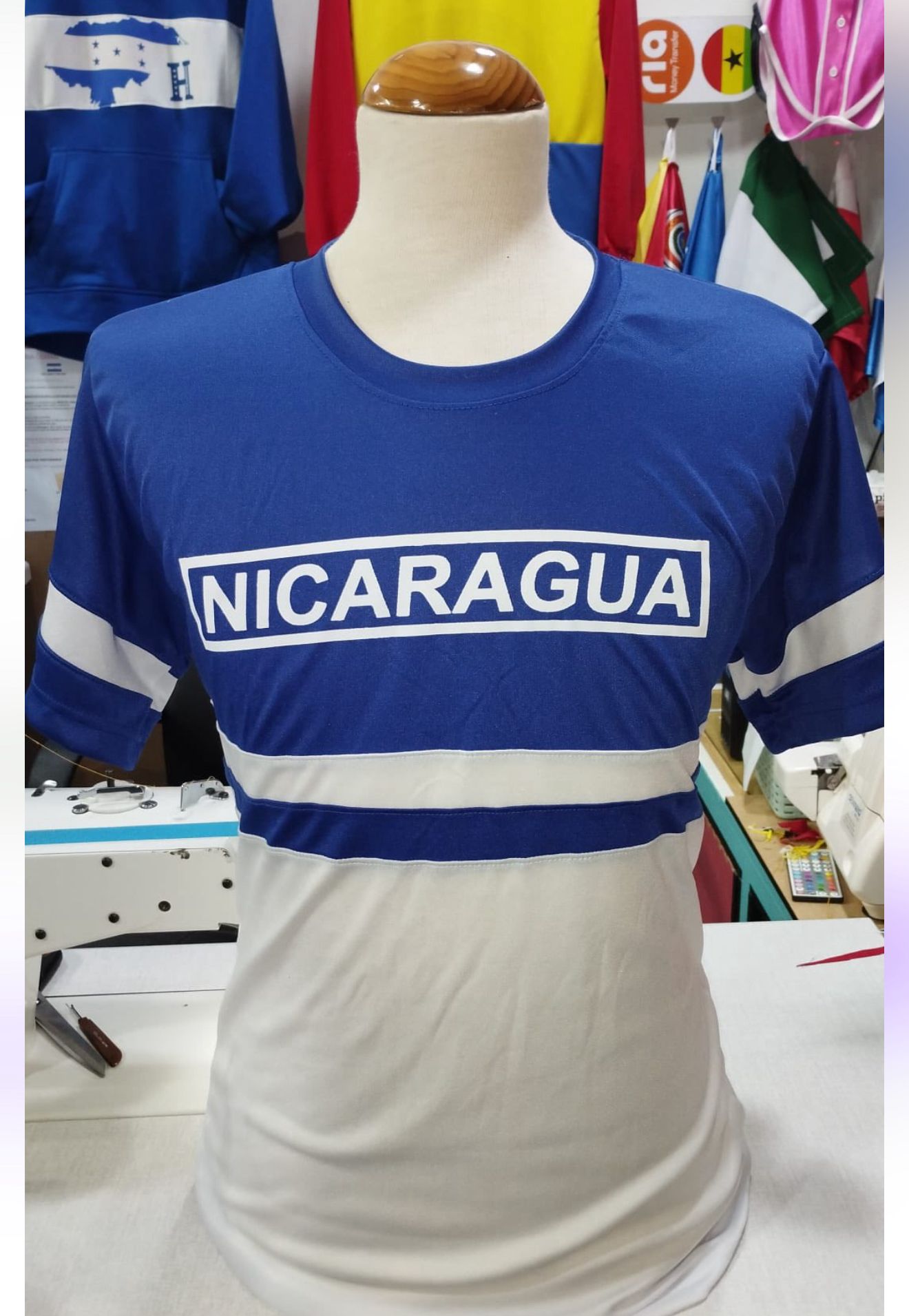 Camiseta azul